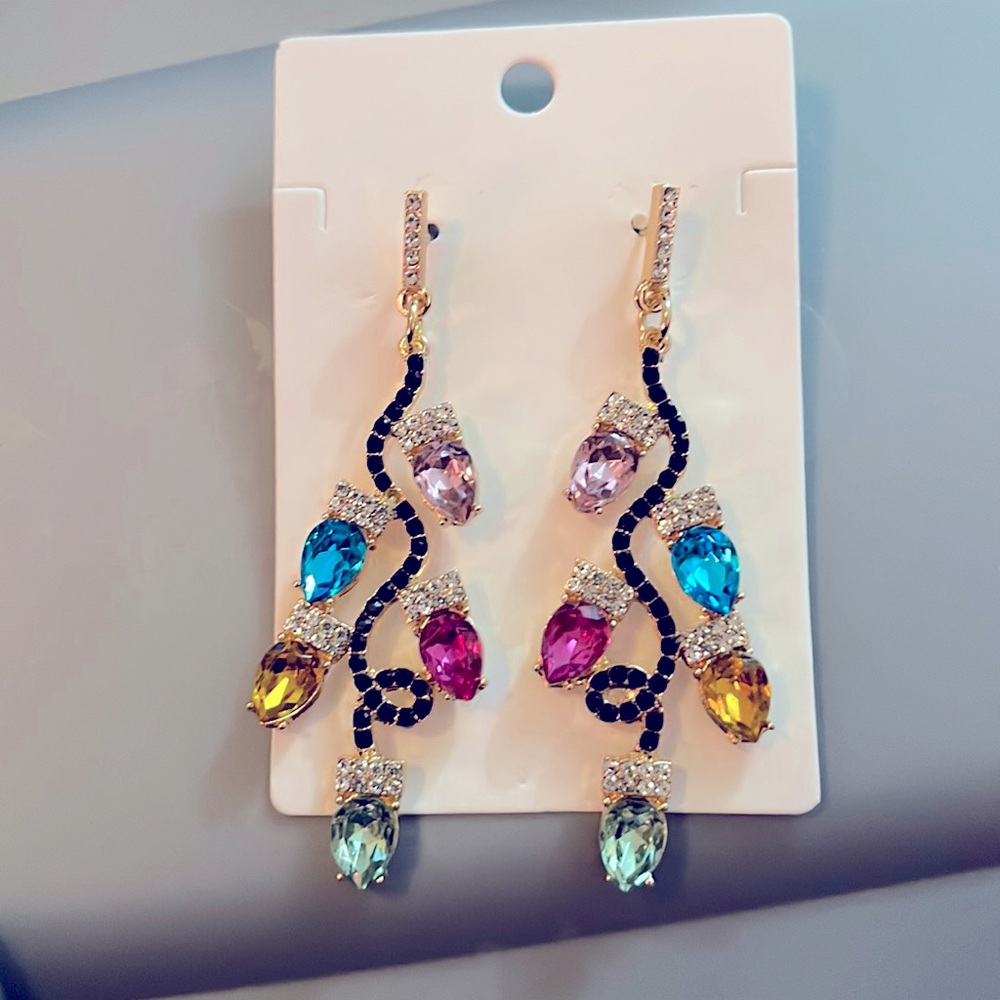 ❌SOLD❌BRAND NEW HOLIDAY EARRINGS♥️💚